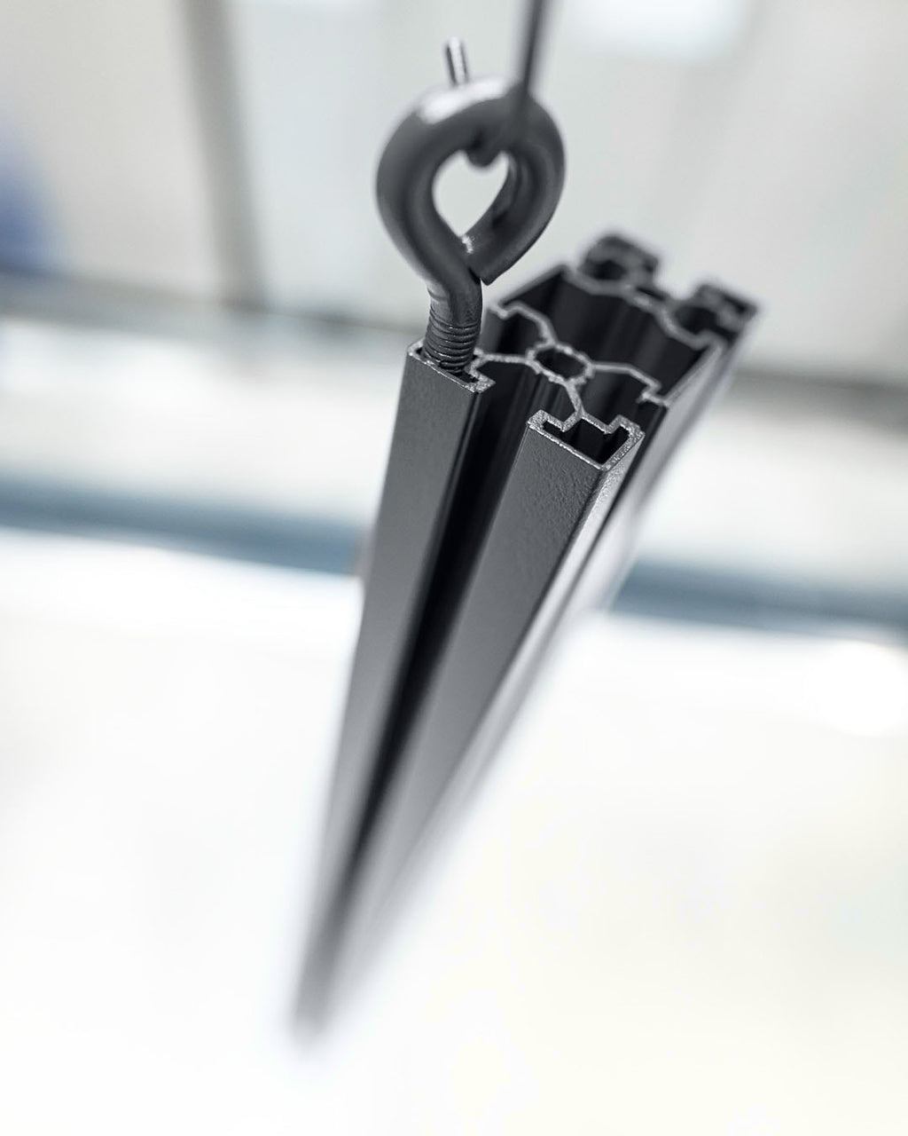 Farbig beschichtetes Alu-Konstruktionsprofil – hochwertige Pulverbeschichtung | TailoredRig