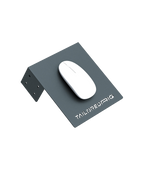 Maus-Halterung für Sim Rig – Vorderansicht, leicht gedreht – Farbe Basalt | TailoredRig